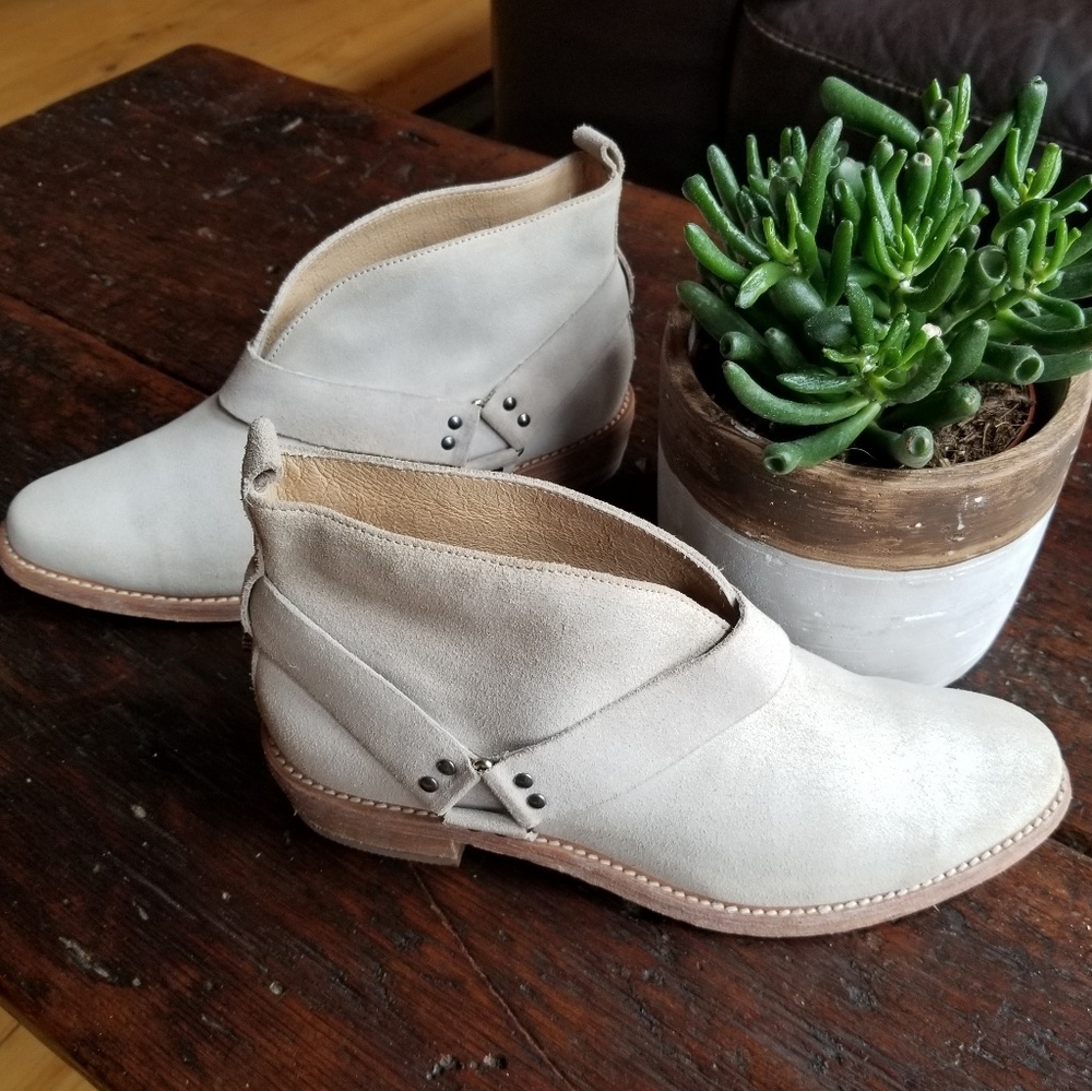 Koolaburra suede booties ankle short boot sand